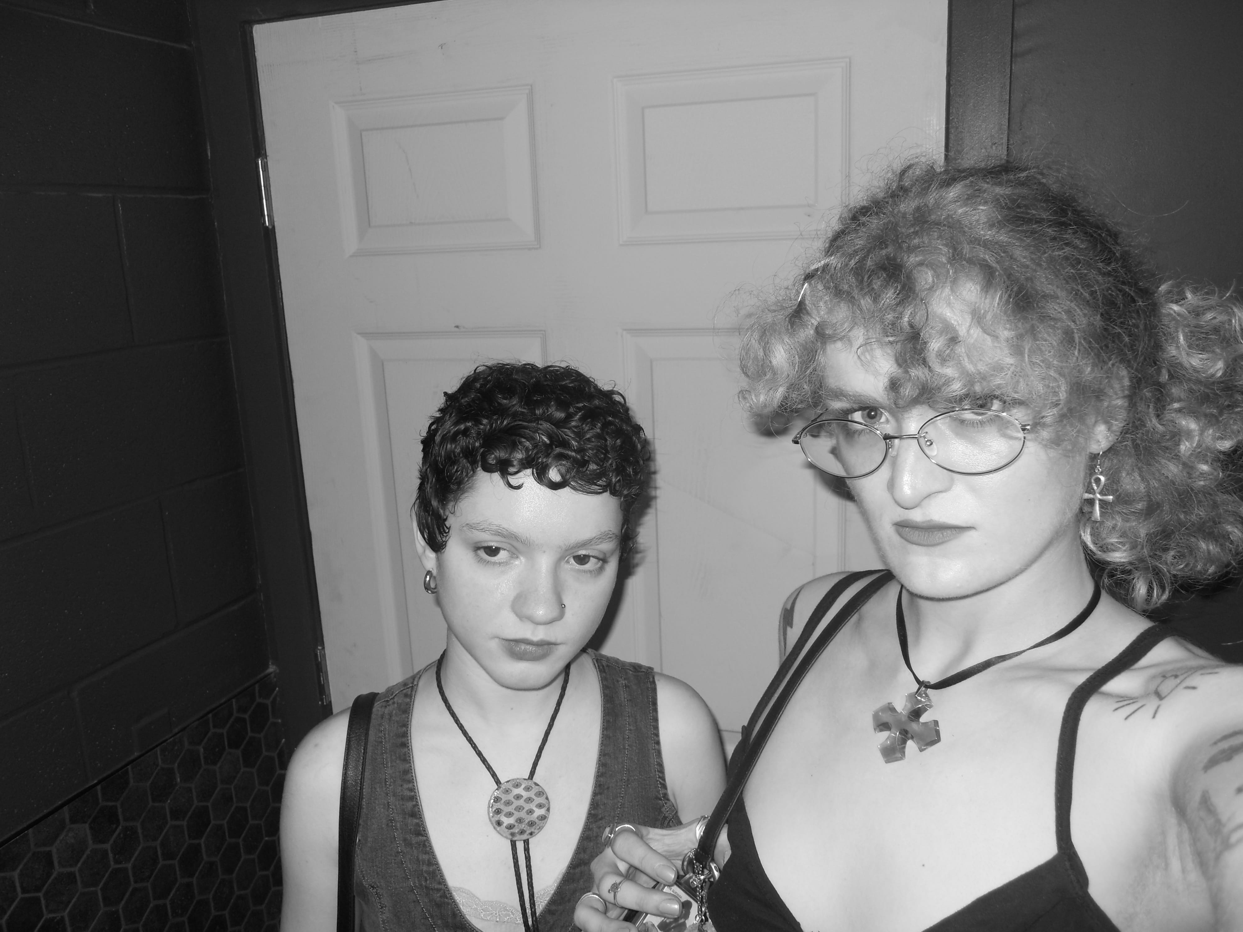 a picture of Estelle and Anna